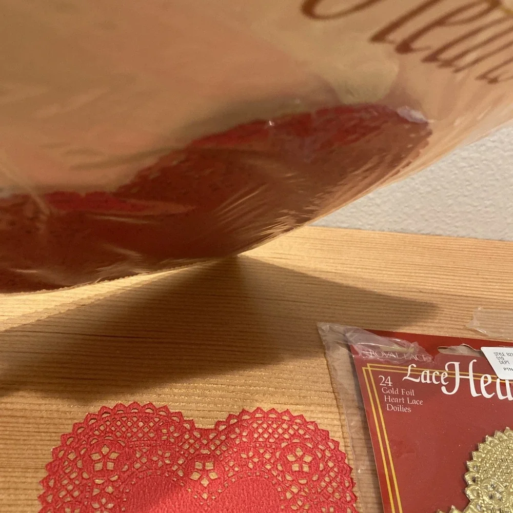 Open Package/partial Royal Lace 4 And 6 Inch Heart Doilies Pink White Red‎ Gold